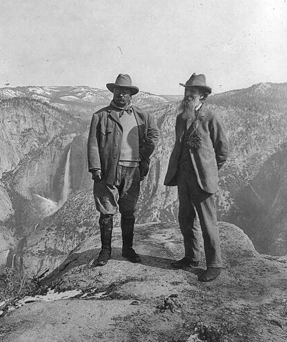Theodore Roosevelt and John Muir on Glacier Point, Yosemite Valley, California, in 1903. Photo by Underwood & Underwood, Library of Congress.
