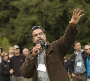 Leonel Arguello addresses the crowd at the League's Annual Meeting 2013. Photo by Paolo Vescia