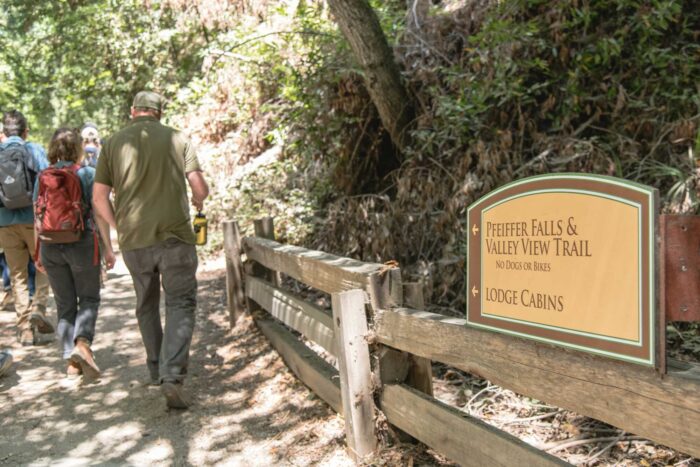 Pfeiffer Falls & Valley View Trail trailhead signage