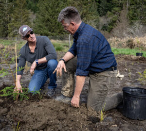 Governor chooses League restoration site to announce new salmon initiative 